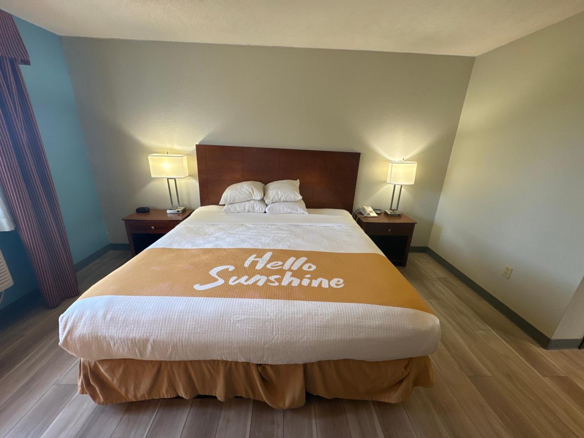 Days Inn By Wyndham Salina I-70 Dış mekan fotoğraf