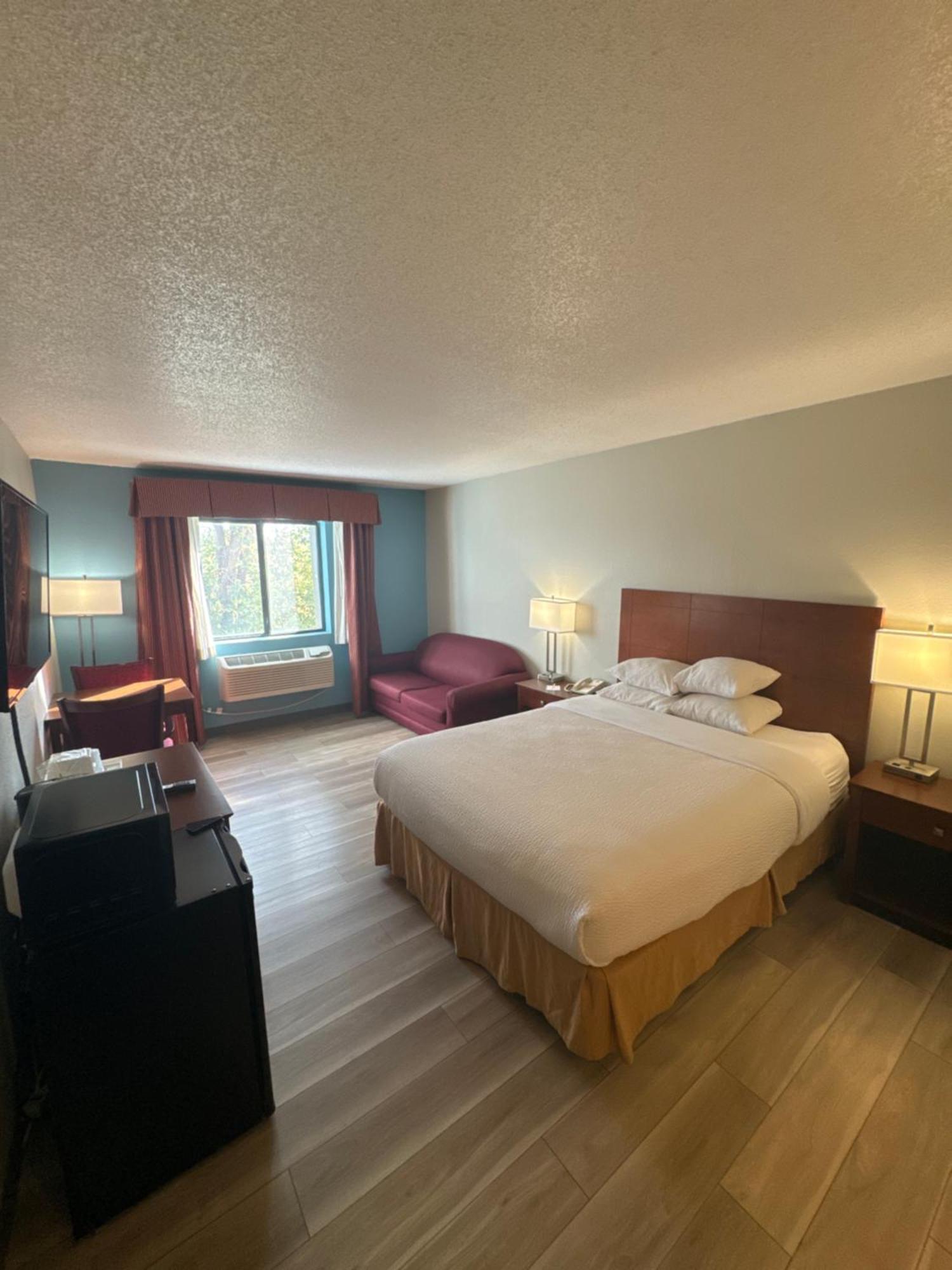 Days Inn By Wyndham Salina I-70 Dış mekan fotoğraf