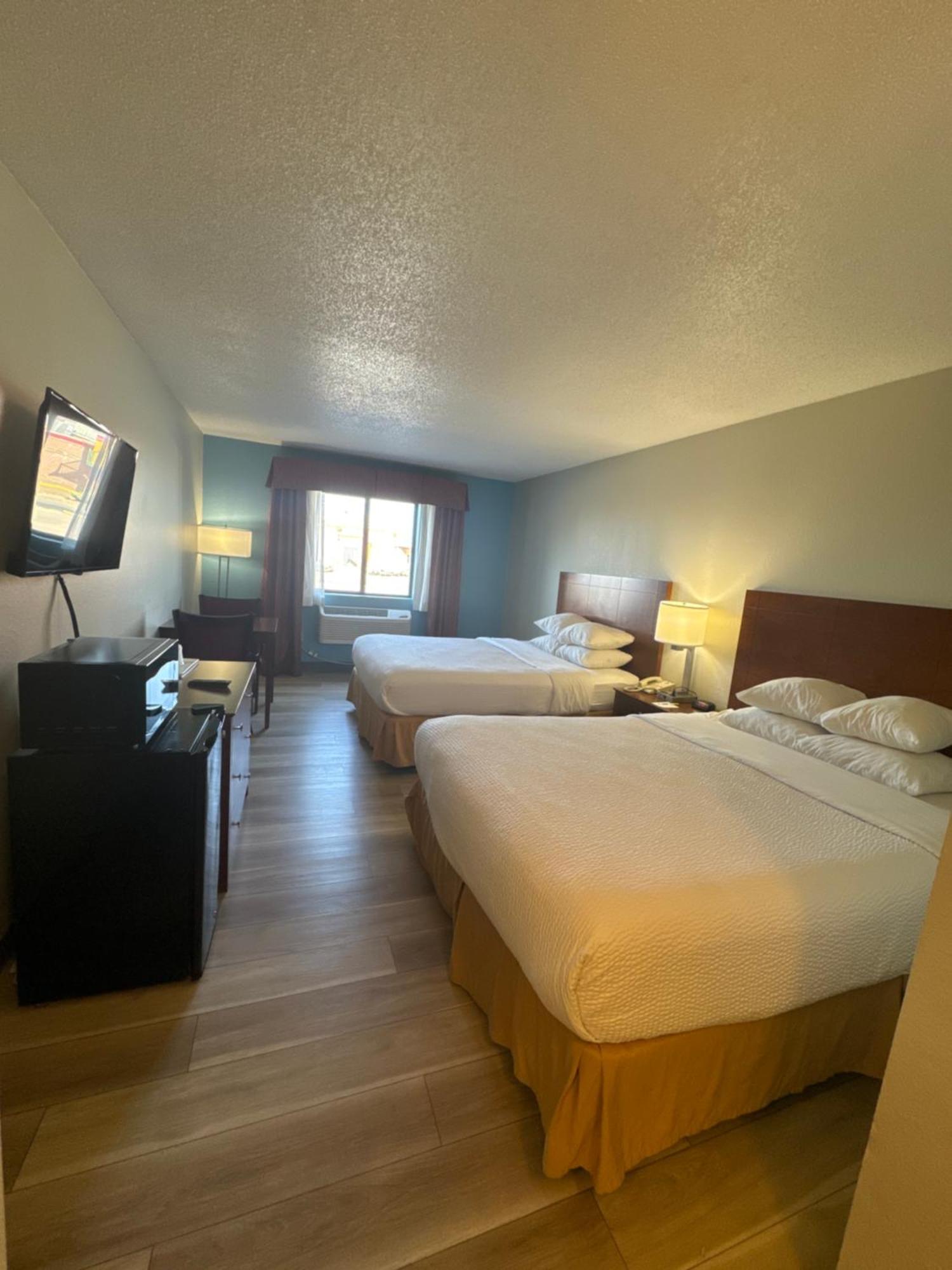 Days Inn By Wyndham Salina I-70 Dış mekan fotoğraf