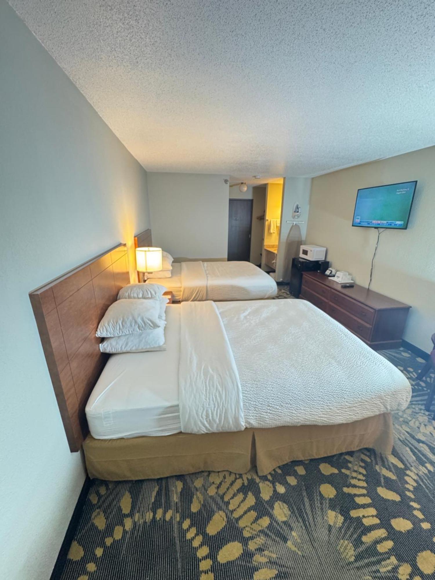 Days Inn By Wyndham Salina I-70 Dış mekan fotoğraf