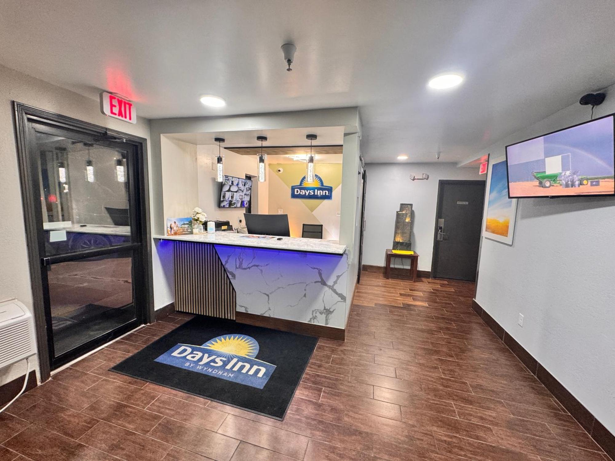 Days Inn By Wyndham Salina I-70 Dış mekan fotoğraf