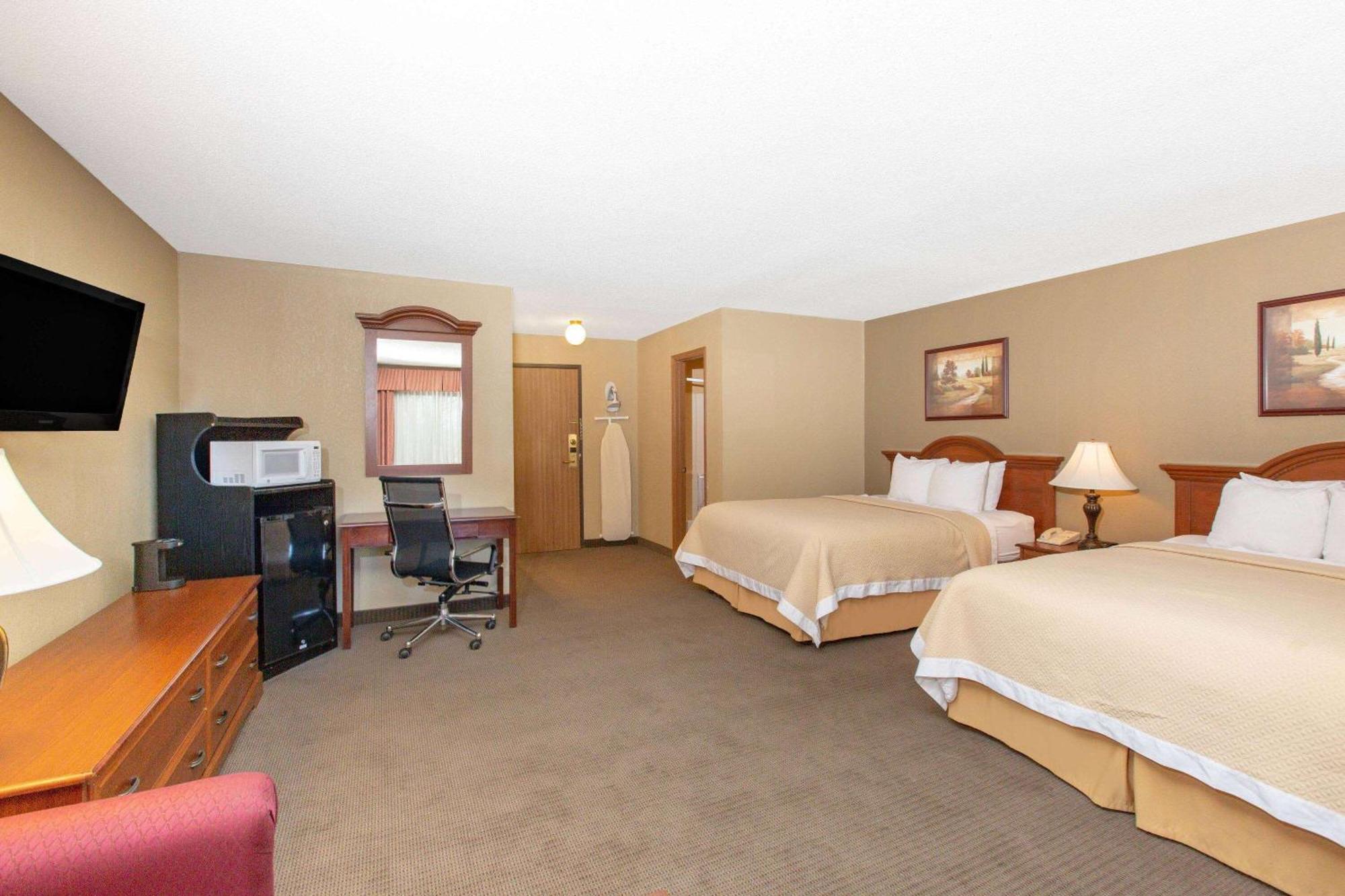 Days Inn By Wyndham Salina I-70 Dış mekan fotoğraf