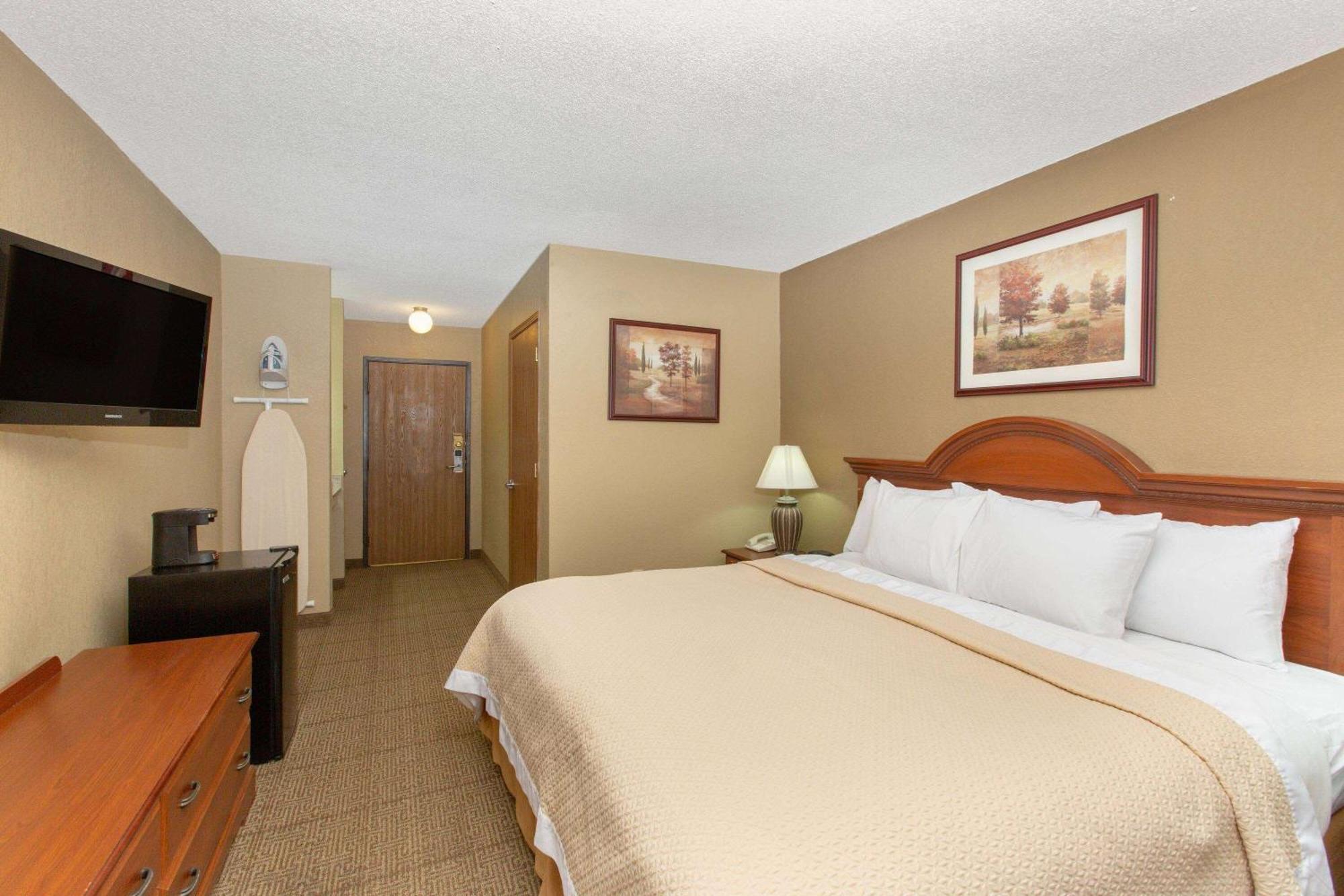 Days Inn By Wyndham Salina I-70 Dış mekan fotoğraf